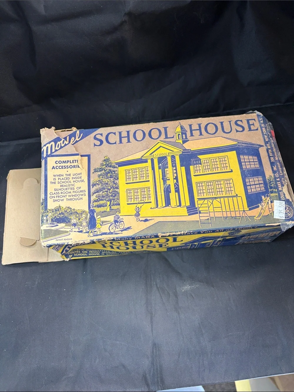 School House Model vintage - Yellow & Blue.   0271